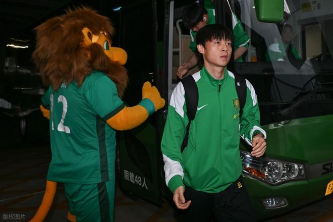 他曾代表国安踢亚冠首发,如今却被租借到中甲陕西队,引发热议