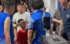 申花球迷围堵、辱骂“武磊小球迷”事件!武磊找人,韩乔生公开批评,足协暂未发布声明