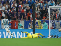 弗罗西诺内VS尤文图斯直播_弗罗西诺内VS尤文图斯全屏沉浸式直播_弗罗西诺内VS尤文图斯直播画质优先模式